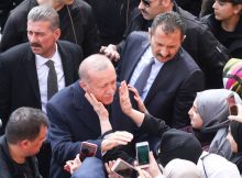 Erdogan’s bloc takes lead in key local polls