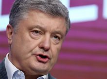 Ukraine election: Poroshenko attacks Zelensky before runoff