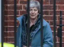 Theresa May to hold Brexit crisis talks with opposition leader
