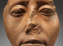 Why do so many Egyptian statues have broken noses?