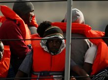 Hundreds of migrants and refugees rescued off Malta, Italy